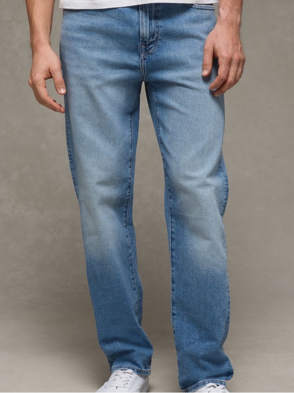 American Eagle Outfitters Men's Light Wash Straight Jeans